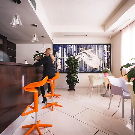Hotel Inn Hotel 3*
