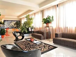 Inn Hotel מלון 3*